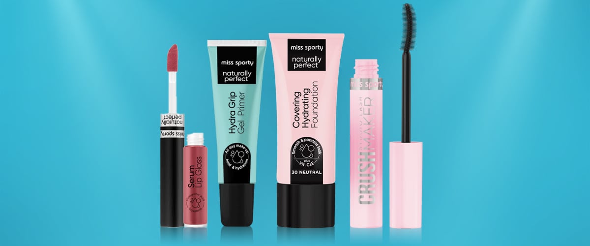 Produse cosmetice Miss Sporty: ruj, gloss, primer, fond de ten, mascara pe fundal albastru
