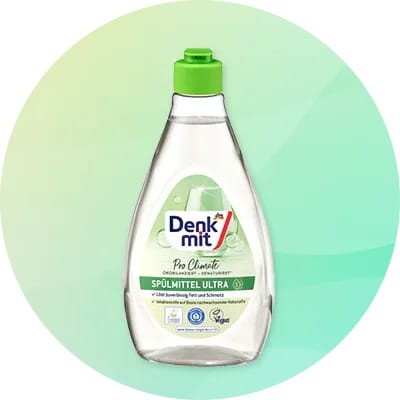Detergent pentru vase transparent Denkmit cu capac verde pe fundal degradat verde