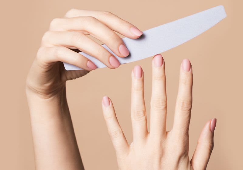 Realizați cele mai frumoase unghii cu ajutorul unei pile de unghii!