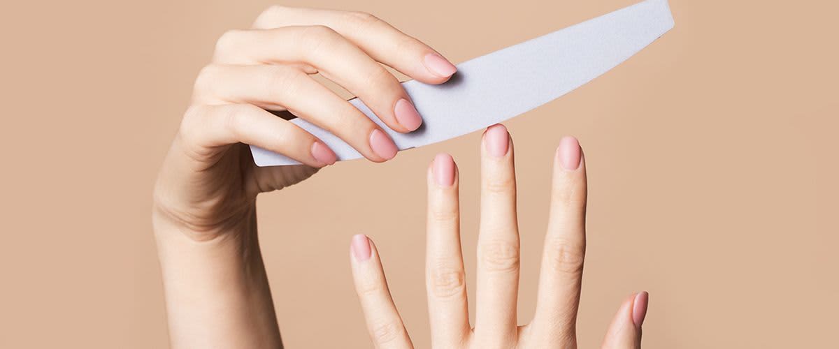 Realizați cele mai frumoase unghii cu ajutorul unei pile de unghii!