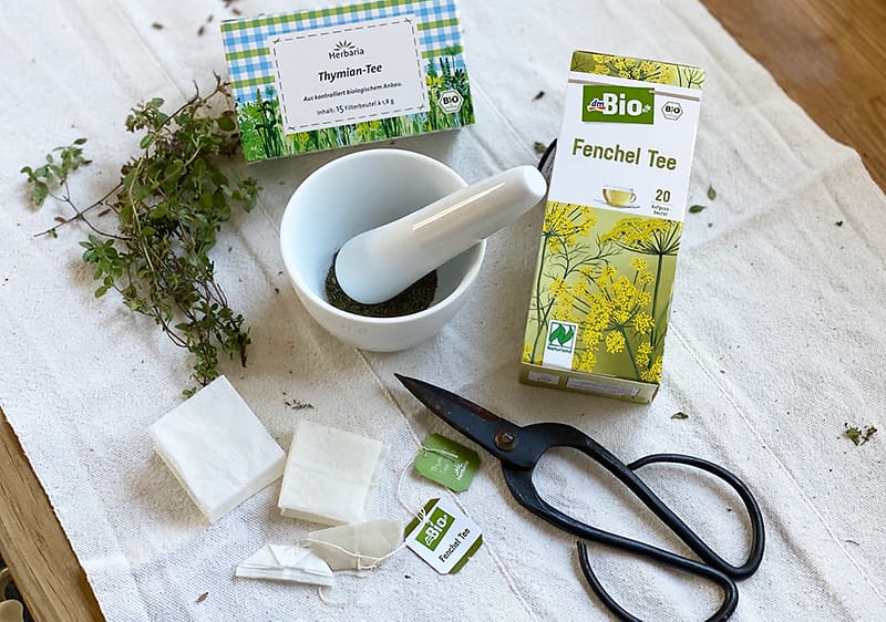 Sirop de tuse cu miere și plante medicinale făcut în casă