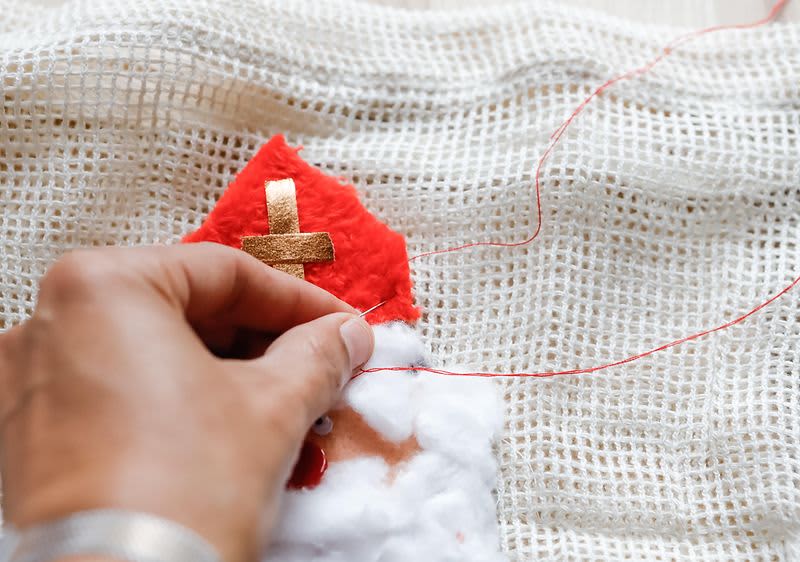 Confecționați acasă săculeț cu Moș Crăciun