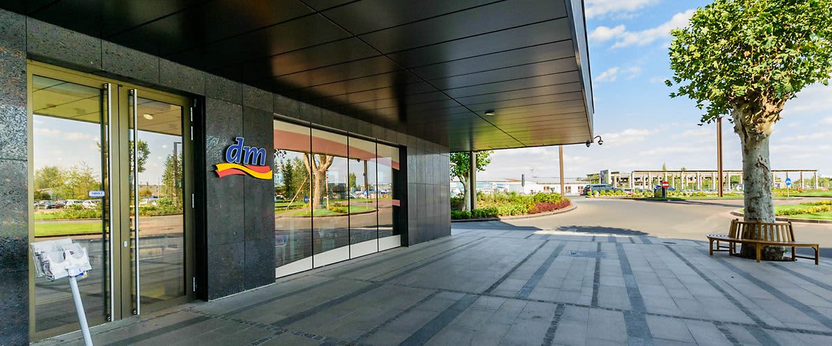 dm drogerie markt SRL: Povestea de succes continuă