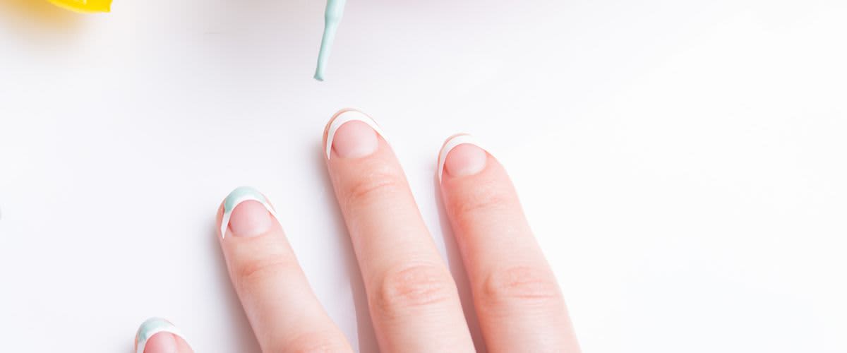 Unghii french colorate