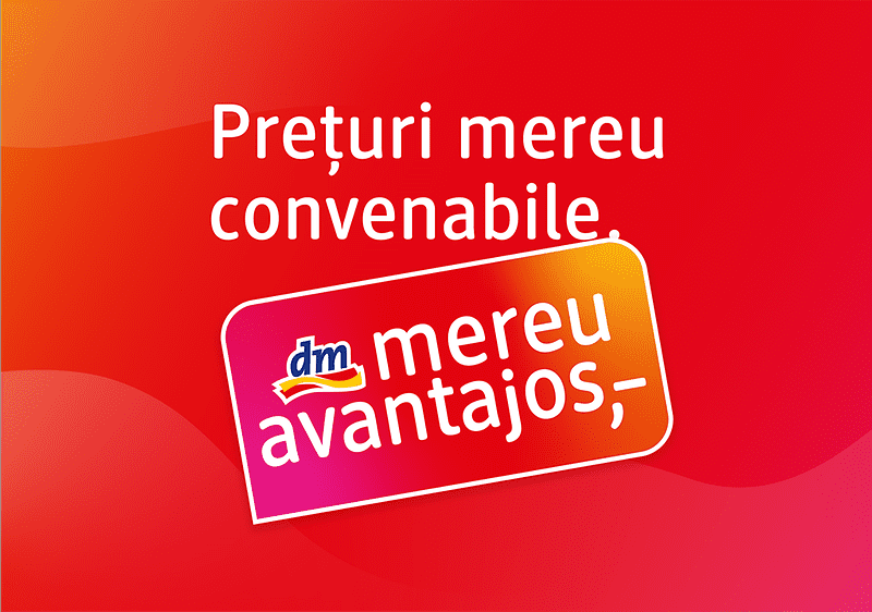Text pe fundal roșu cu mesaj despre prețuri convenabile la dm