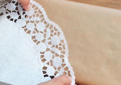 Tortenspitzen zum Geschenke verpacken
