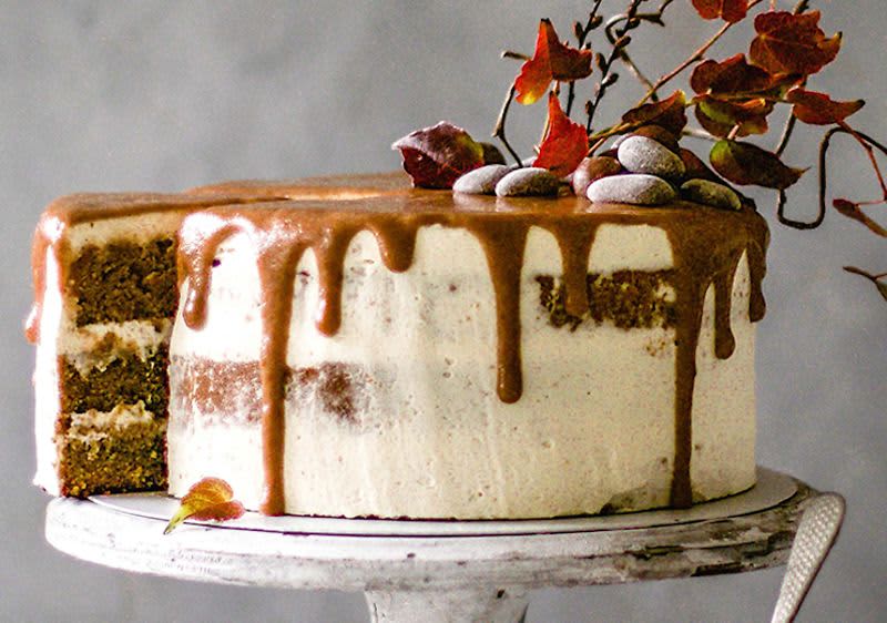 Zimttorte mit Dattelkaramell