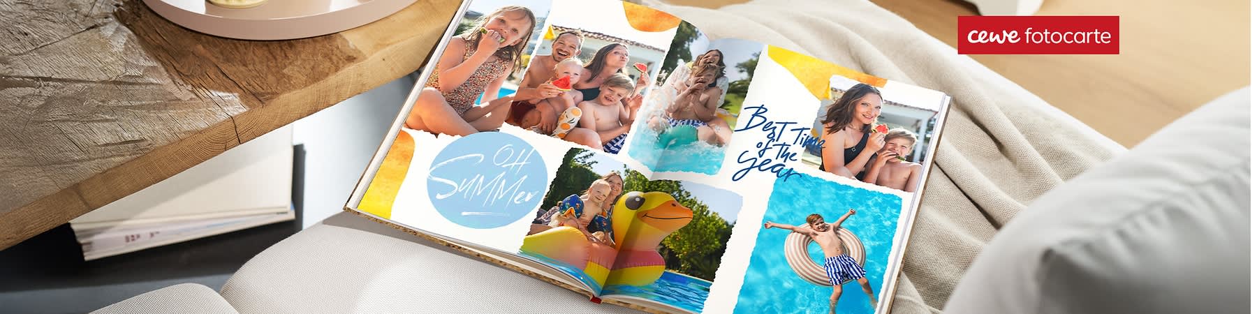 Fotocarte de vacanță cu colaj de fotografii la piscină și copii jucându-se în apă