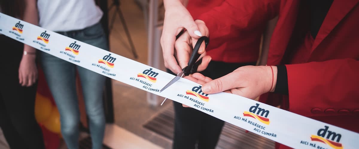Sustenabilitatea și digitalizarea pe primul loc pentru dm drogerie markt România, în 2022