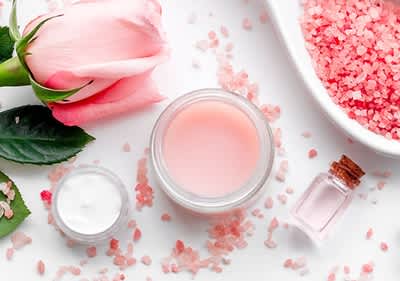Parfumurile cosmetice naturale