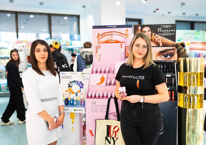 De Ziua Femeii, dm și-a răsfățat clientele cu surprize și cadouri
