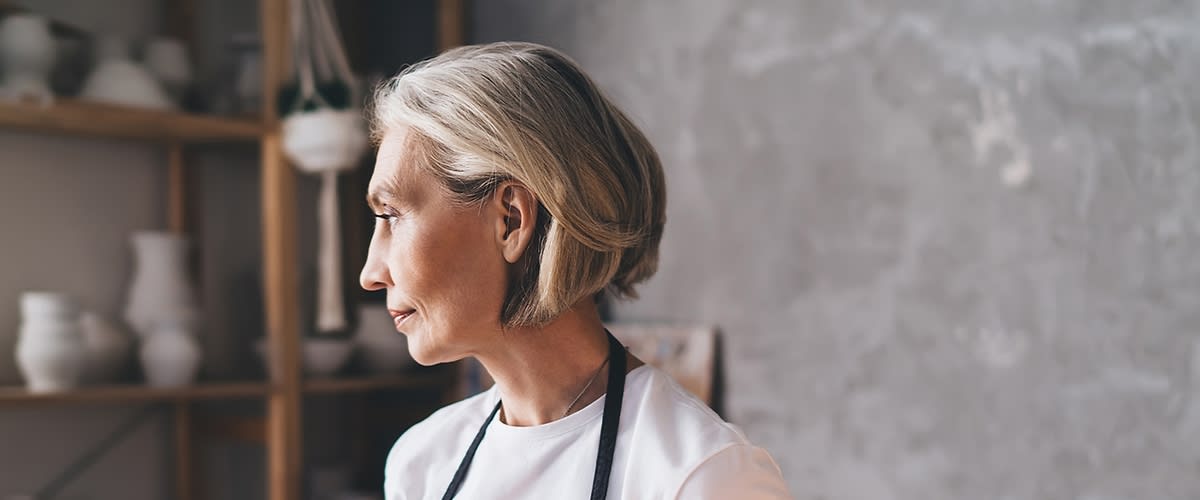 Frau bei Gesichtsbehandlung