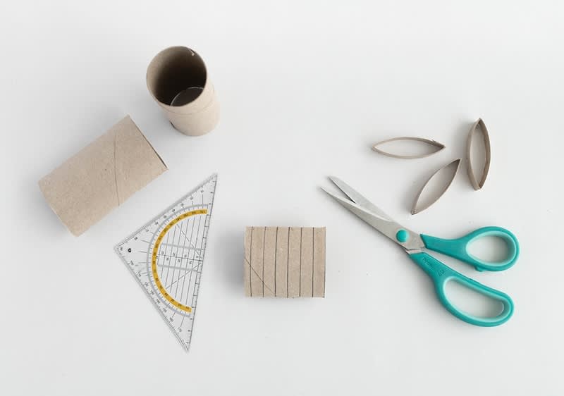 Upcycling-Karten aus Toilettenpapierrollen 