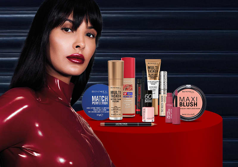 Cuvântul cheie principal: cosmetice Imagine: Produse cosmetice Rimmel pe o masă roșie