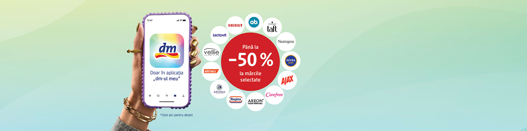 Telefon cu aplicația dm și mesaj reducere până la -50% la mărcile selectate în jurul unui cerc roșu