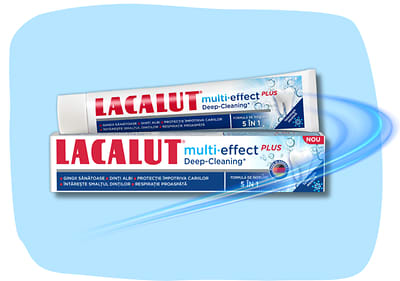 Pastă de dinți Lacalut multi-effect Plus pe fundal albastru