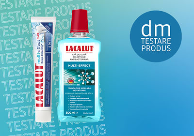 Pastă de dinți și apă de gură Lacalut multi-effect pe fundal albastru
