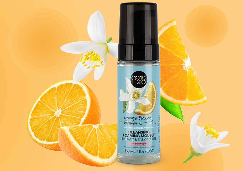 Mousse de curățare cu flori de portocal și felii de portocală