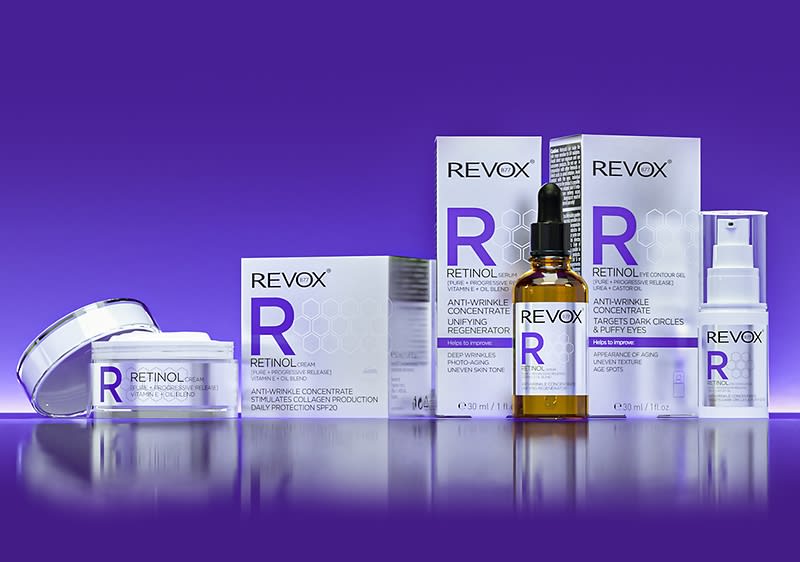 Produse cosmetice Revox cu retinol pe fundal violet