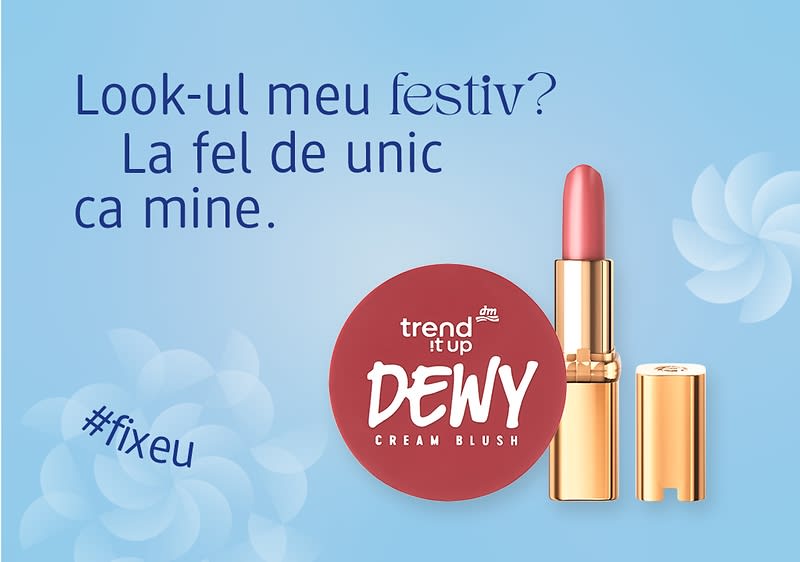 Ruj și blush pe fundal albastru cu text promoțional