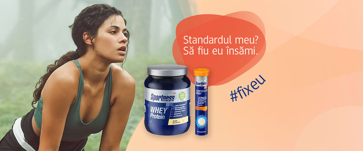 Femeie cu fața blurată în top sportiv lângă borcan de proteine Whey și pastile efervescente proteine