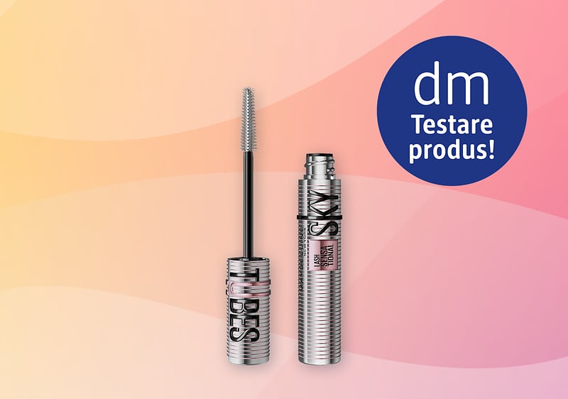 Rimel deschis cu perie detașată pe fundal degrade și etichetă dm Testare produs