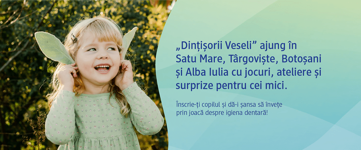Copil zâmbitor cu urechi de frunze pe fundal verde lângă text despre Dințișorii Veseli și ateliere de igienă dentară