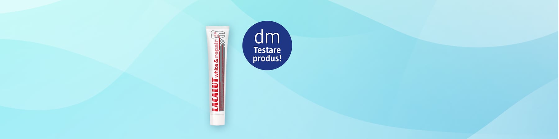 Pasta de dinți Lacalut White & Repair pe fundal albastru cu siglă dm Testare produsul