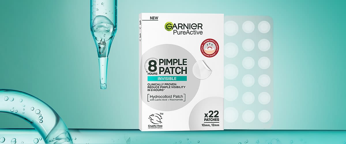 Cutie de plasture rotund transparent Garnier Skin Active «Pimple Patch» pe fond turcoaz, cu blister transparent care arată 22 de plasturi în două dimensiuni și inscripția „x22 PATCHES 10mm, 12mm”