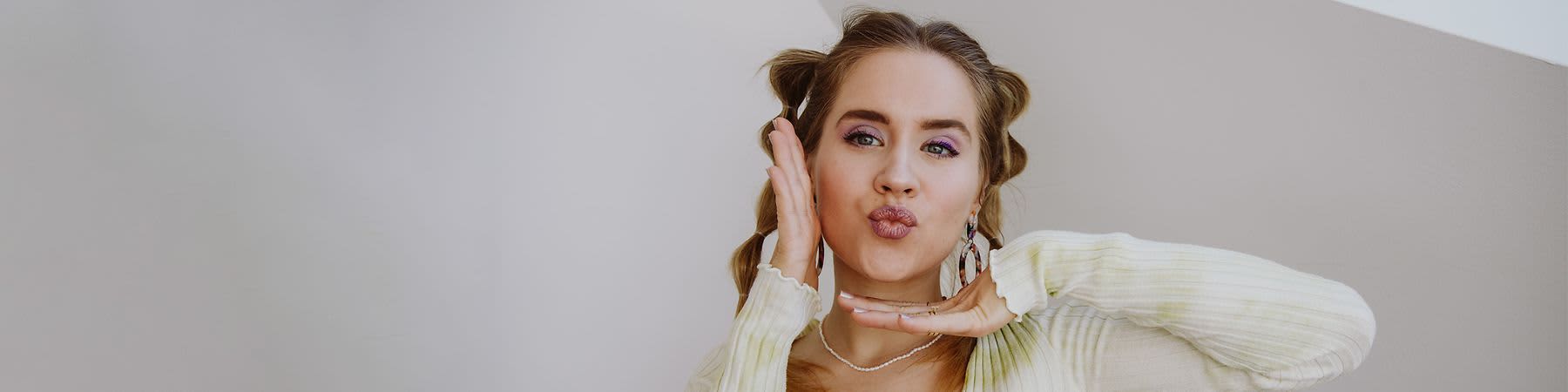 Festival Make-Up s fialovými tieňmi