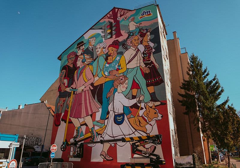 Veľkoplošná maľba "mural" na Rajskej ulici v Bratislave.