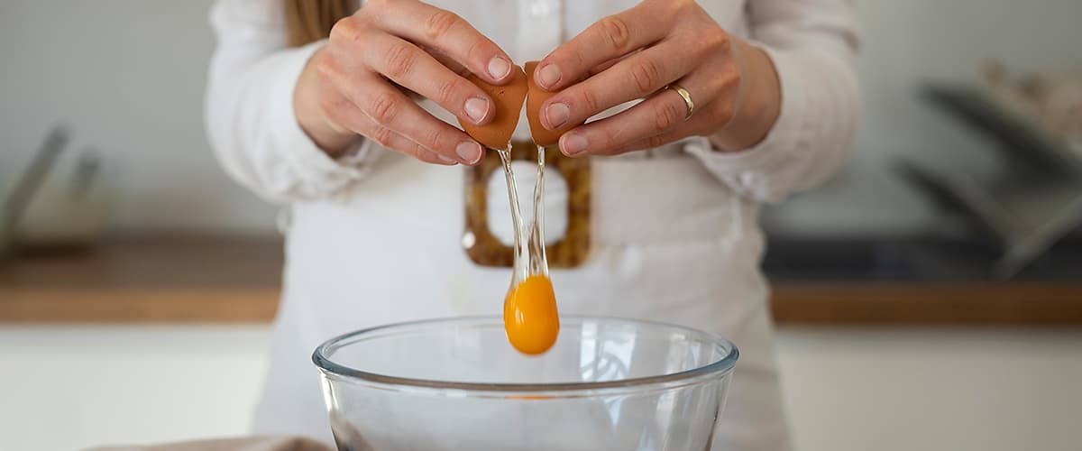 Vajíčko rozbité do misky