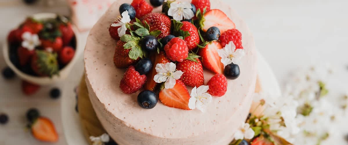 čokoládová torta s jahodami