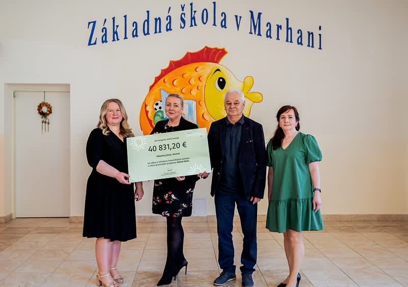 dm poskytla príspevok na fotovoltické panely