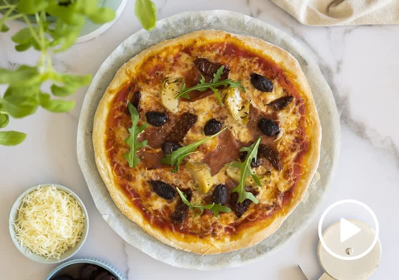 hotová upečená pizza