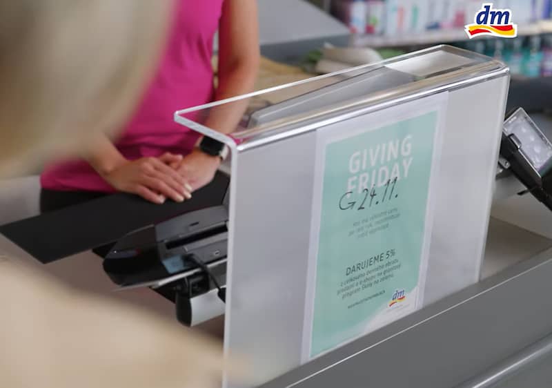 Tieto školy podporila dm vďaka minuloročnému Giving Friday.