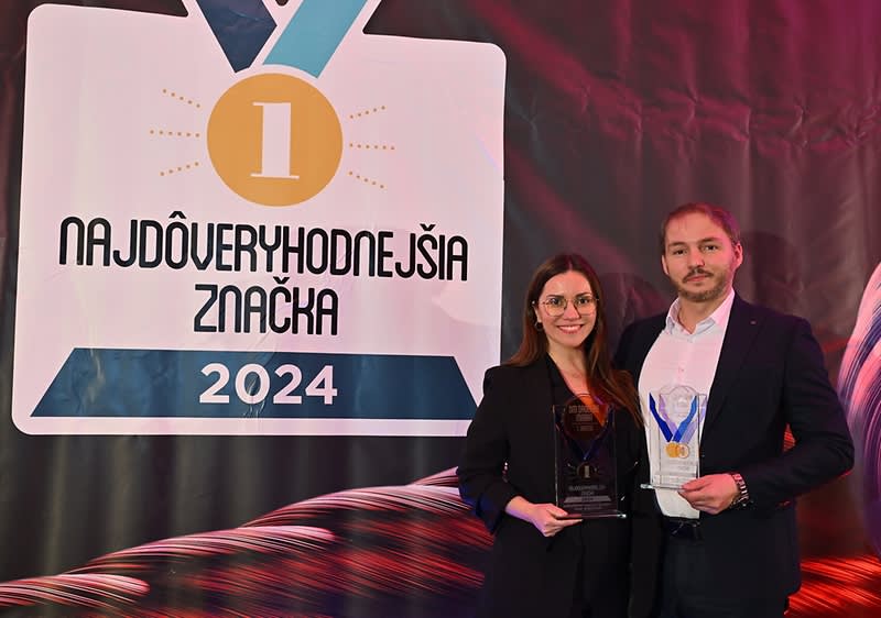Regionálna manažérka Lucia Jahodová a manažér OCR Juraj Pronaj.