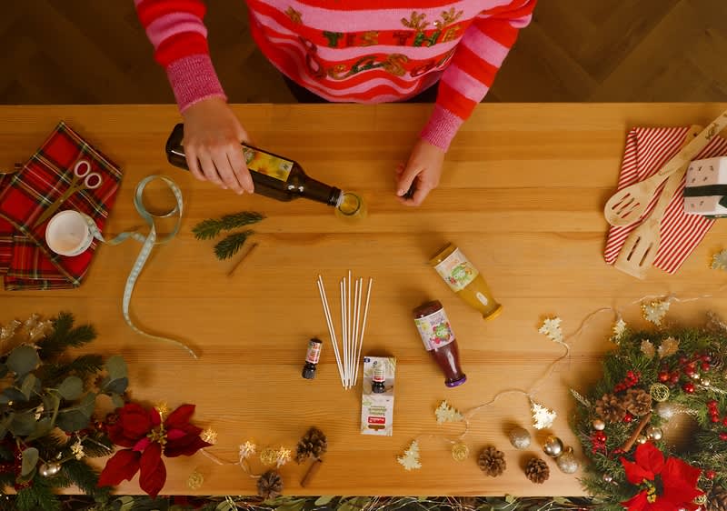 Slnečnicový olej v sklenenej nádobe