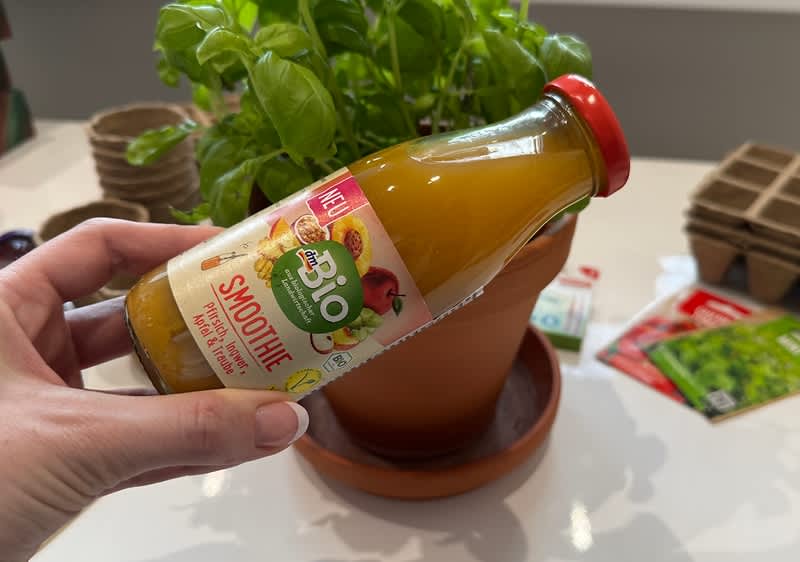 Sklenená fľaška so smoothie