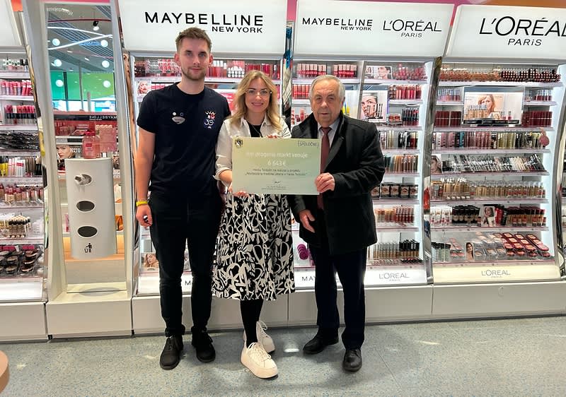 Odovzdanie symbolického šeku