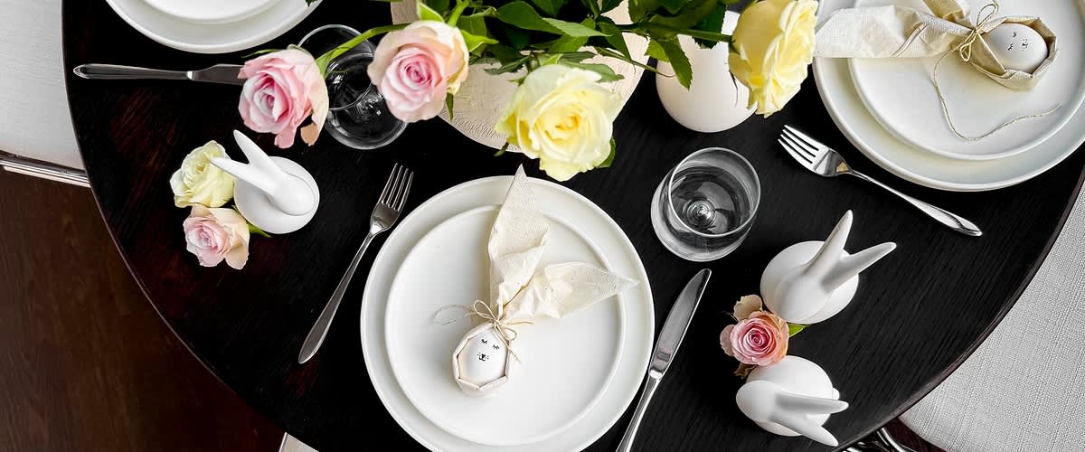 Hotová veľkonočná dekorácia v tvare zajačika zo servítky na tanieri