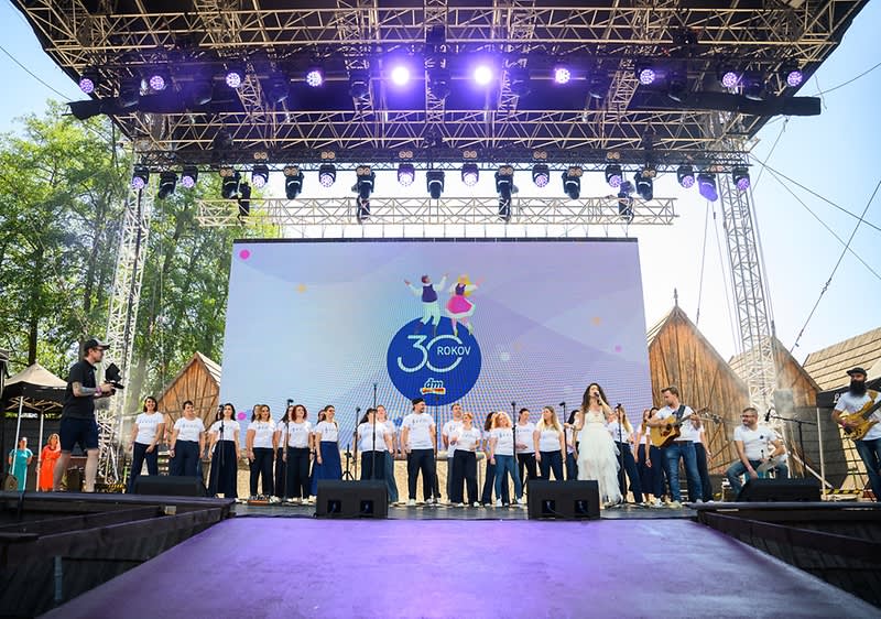 Premiérovo sa všetkým predstavil aj spevácky zbor dmAll.