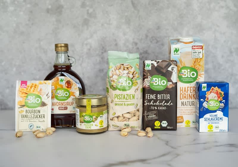 Suroviny značky dmBio na prípravu pistáciovej zmrzliny