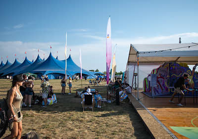 dm zóna na festivale LOVESTREAM