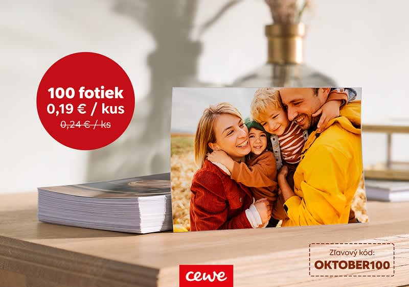 Rodinná fotografia na stole, ponuka 100 fotiek za 0,19 €/kus, zľavový kód OKTOBER100