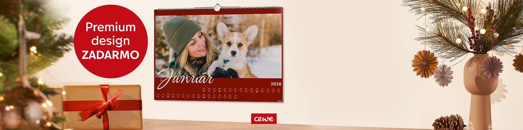 Kalendár s fotkou dievčaťa a psa, vianočný stromček, darčeková krabica