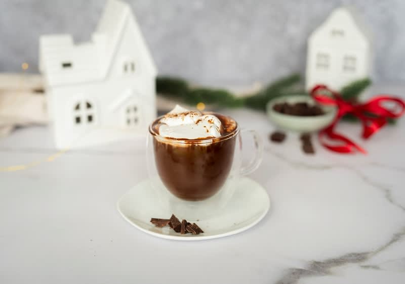 Horúca čokoláda v pohári