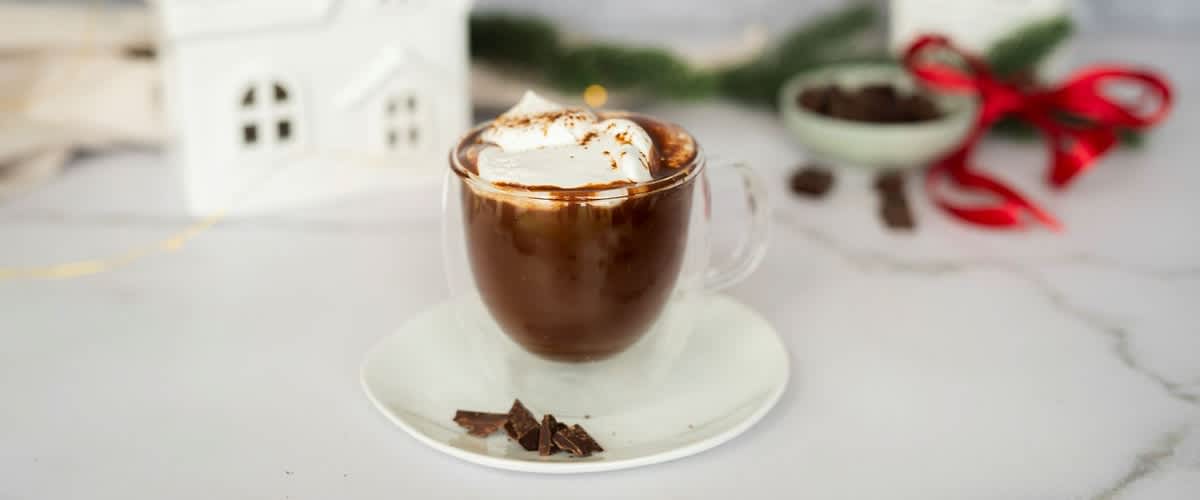 Horúca čokoláda v pohári