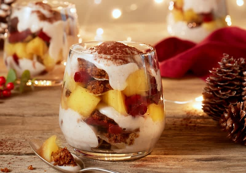 Vegánske perníkové tiramisu s pečenými jablkami