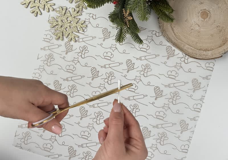 Strihanie vatových tyčiniek